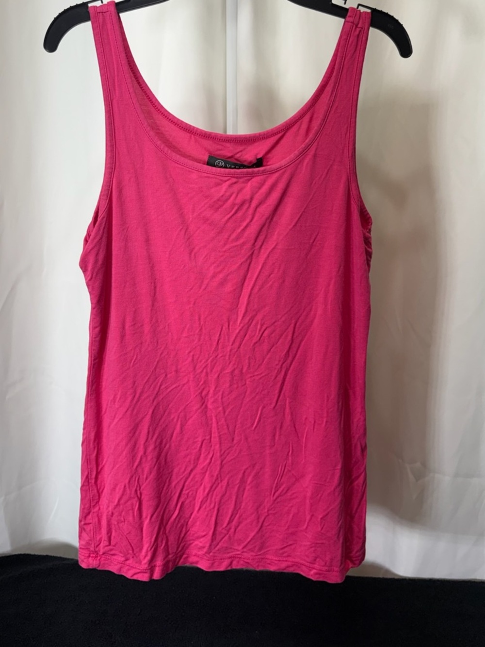 Versona Vibrant Pink Scoop Neck Tank 2575